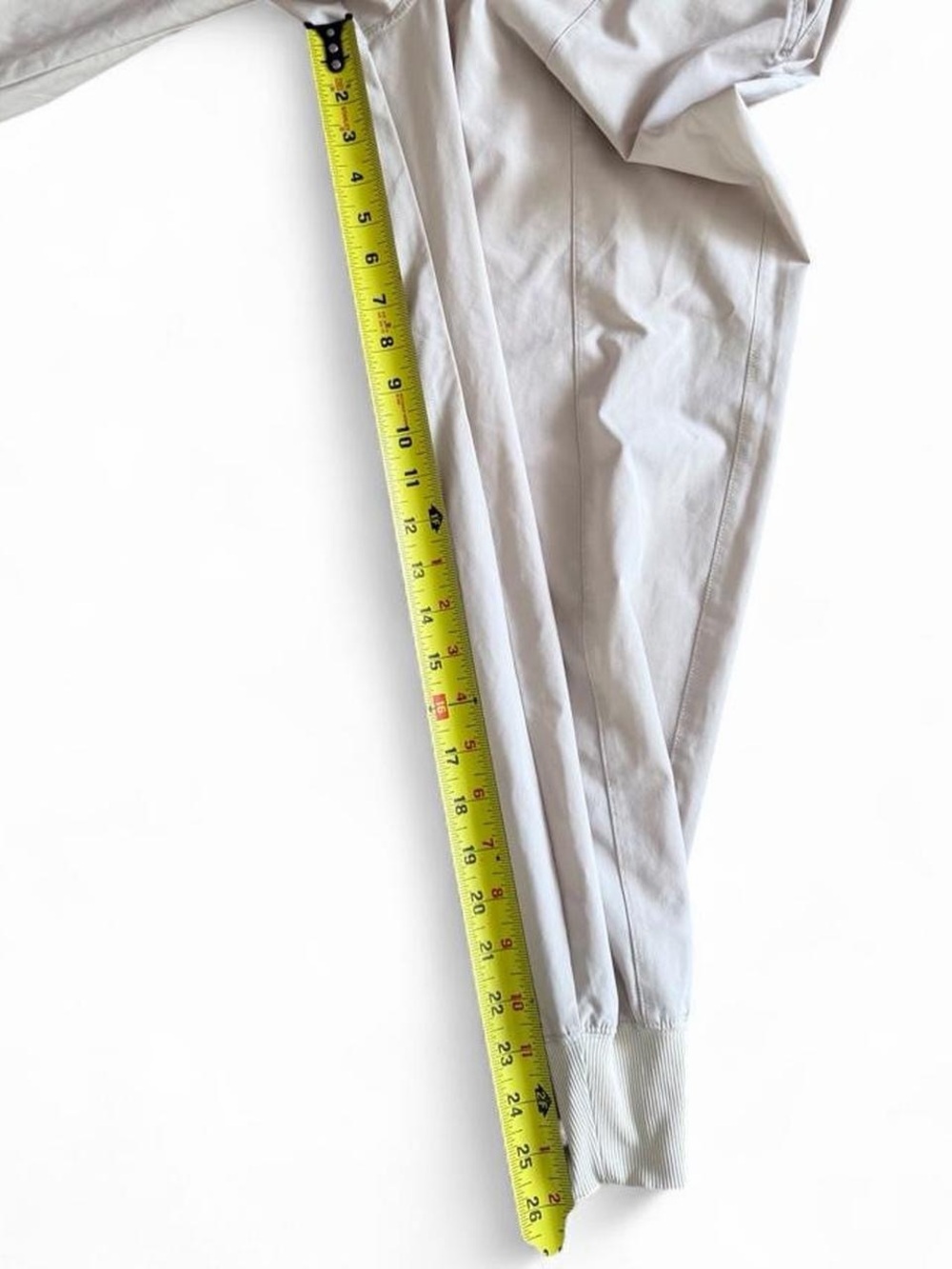 Abercrombie & Fitch Cream Tan Khaki Paper-Bag Ruffled Waist Lightweight Joggers - Picture 5 of 8